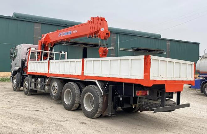 Hình 6: Chenglong H5 5 Chân 13 Tấn Gắn Cần Cẩu Kanglim 15 Tấn