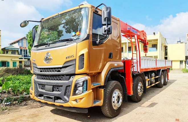 Hình 5: Chenglong H5 4 Chân 11 Tấn Gắn Cần Cẩu Kanglim 12 Tấn