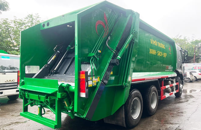 Hình 2: Xe Ép Chở Rác Chenglong 3 Chân 20 Khối