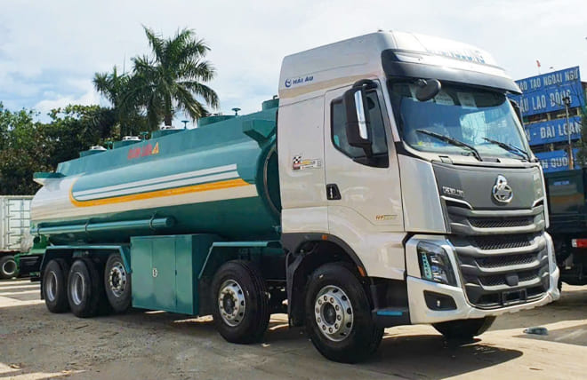 Hình 2: Xe Bồn Chở Xăng Dầu Chenglong H7 350Hp 5 Chân 26 Khối
