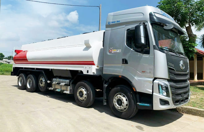 Hình 3: Xe Bồn Chở Xăng Dầu Chenglong H7 350Hp 5 Chân 26 Khối