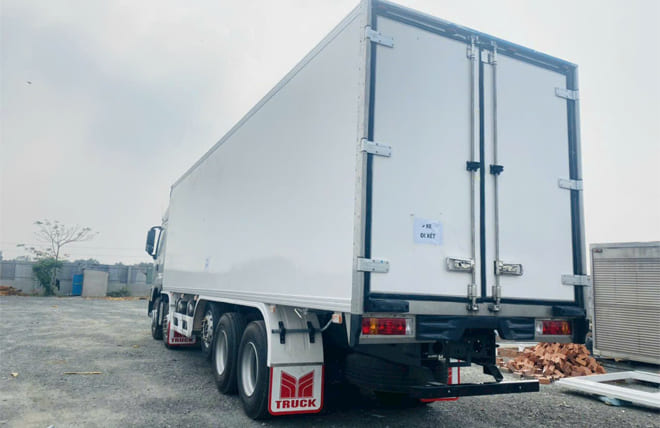 Hình 4: Chenglong H7 5 Chân 20.2 Tấn Thùng Bảo Ôn 9m5