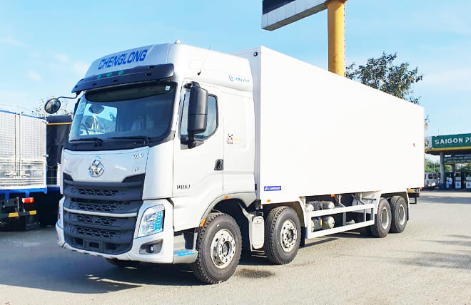 Hình 3: Xe Tải Chenglong H7 4 Chân 16.7 Tấn Thùng Bảo Ôn 9m3