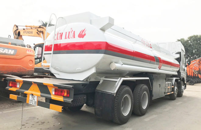 Hình 8: Xe Bồn Chở Xăng Dầu Chenglong H7 330Hp 4 Chân 22 Khối