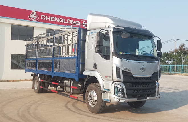 Hình 2: Chenglong M3 170Hp 9.6 Tấn Thùng Mui Bạt 7m6