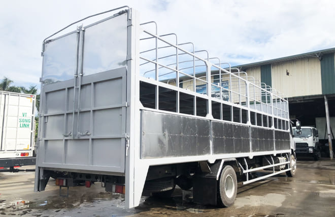 Hình 6: Xe Chở Mô Tô Xe Máy Chenglong M3 6.4 Tấn Thùng 9m8