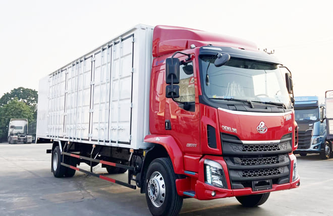 Chenglong M3 6 Máy 200HP 7.4 Tấn Thùng Kín Cont 9m9