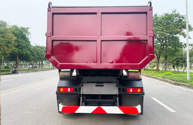 Hình 5: Xe Hooklift Chở Rác Chenglong M3 200Hp 15 Khối