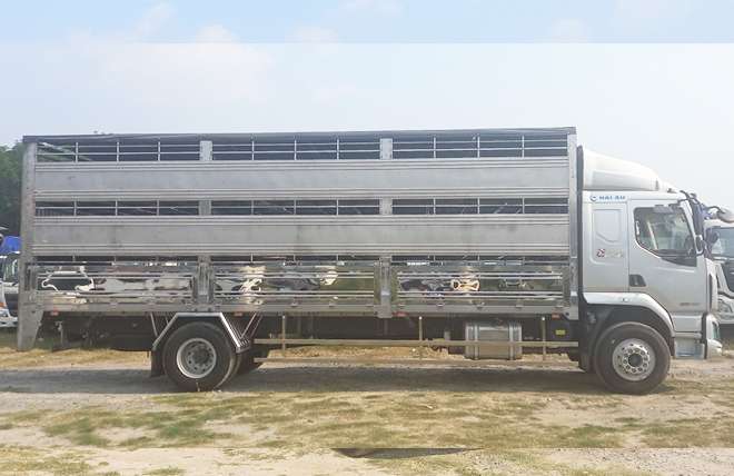 Hình 3: Chenglong M3 200Hp 6 Tấn Thùng Chở Gia Súc 8m