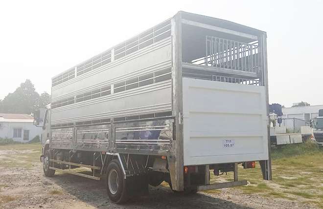 Hình 8: Chenglong M3 200Hp 6 Tấn Thùng Chở Gia Súc 8m