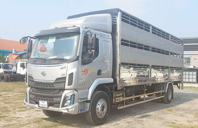 Hình 9: Chenglong M3 200Hp 6 Tấn Thùng Chở Gia Súc 8m