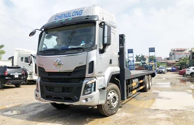 Hình 3: Xe Nâng Đầu Chenglong H5 3 Chân 12 Tấn Thùng 8m8