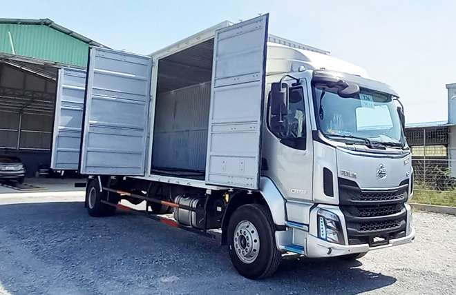 Hình 2: Chenglong M3 6 Máy 200Hp 7.1 Tấn Thùng Kín Chở Pallet 9m9