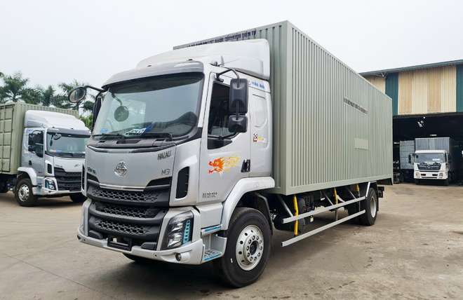 Hình 7: Nội Thất Chenglong M3 6 Máy 200Hp 7.6 Tấn Thùng Kín Chở Pallet 8m2