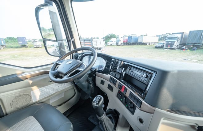 Bảng điều khiển trung tâm của Chenglong H5 được thiết kế hiện đại