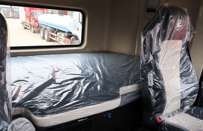 Khu vực nghỉ ngơi: Giường đôi rộng rãi