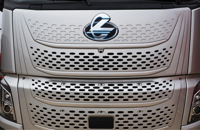 Mặt ga-lăng đầy quyền uy