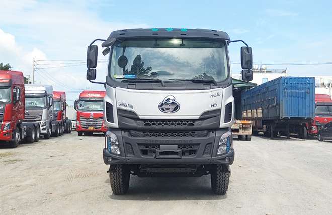 Hình 1: Xe Ben Chenglong 3 Chân Cầu Láp 10.5 Khối