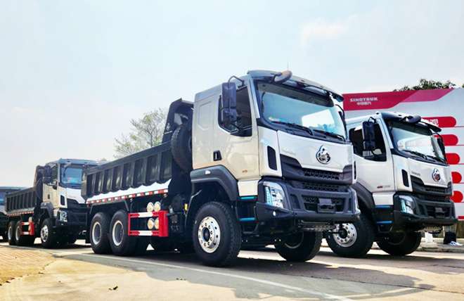 Hình 10: Xe Ben Chenglong 3 Chân Cầu Láp 10.5 Khối