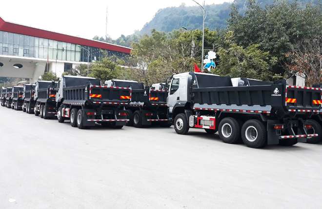 Hình 11: Xe Ben Chenglong 3 Chân Cầu Láp 10.5 Khối