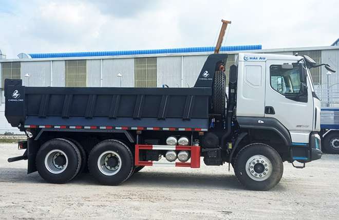 Hình 3: Xe Ben Chenglong 3 Chân Cầu Láp 10.5 Khối