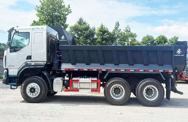 Hình 7: Xe Ben Chenglong 3 Chân Cầu Láp 10.5 Khối