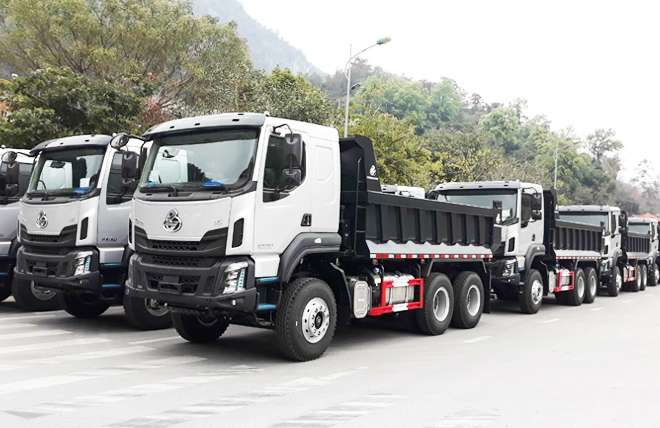 Hình 9: Xe Ben Chenglong 3 Chân Cầu Láp 10.5 Khối