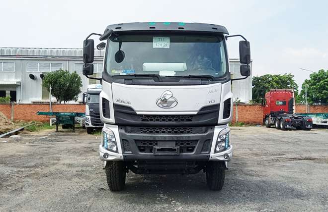 Hình 1: Xe Bồn Trộn Bê Tông Chenglong 12 Khối