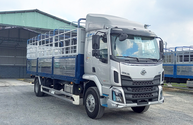 Chenglong M3 180Hp 8.9 Tấn Thùng Mui Bạt 8m2