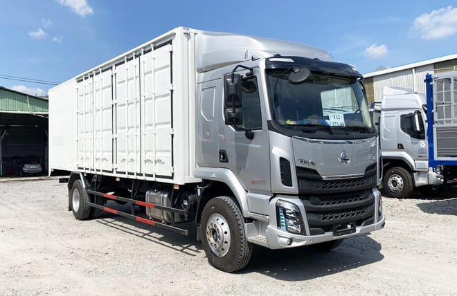 Chenglong M3 200Hp 8 Tấn Thùng Kín Cont 8m2