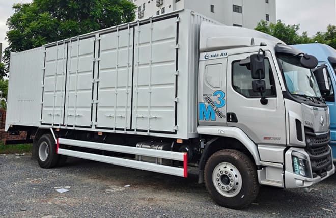 Chenglong M3 6 Máy 200Hp 7.7 Tấn Thùng Kín Cont 2CH 8m3