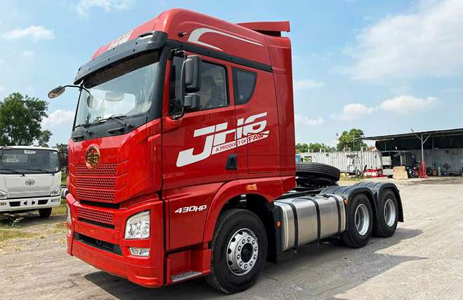 Đầu Kéo 2 Cầu Faw JH6 430Hp