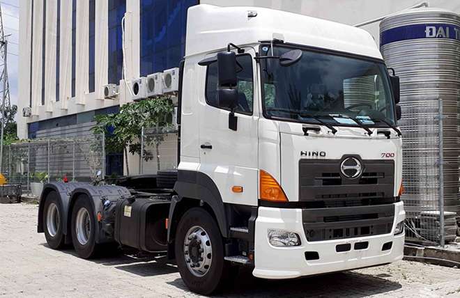 Đầu Kéo 2 Cầu Hino 700 SS2P