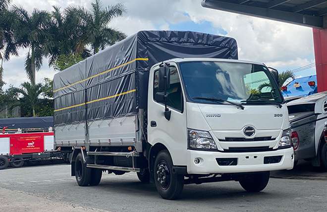 Xe Tải 3.5 Tấn Hino XZU720