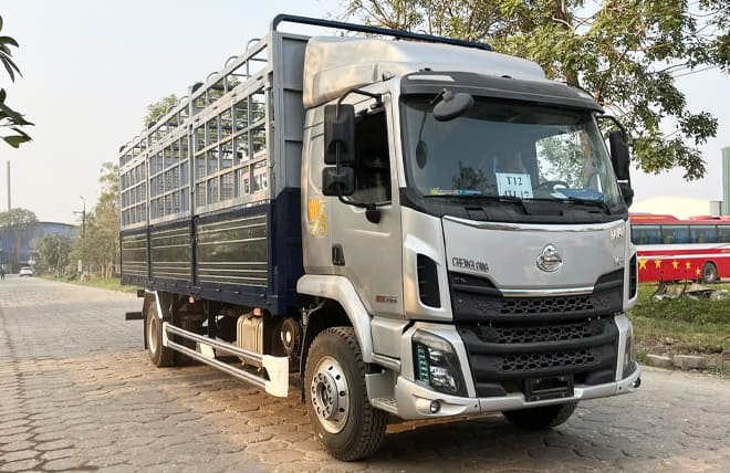 Chenglong M3 6 Máy 200Hp 8.5 Tấn Thùng Mui Bạt 8m3