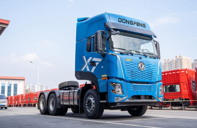 Đầu Kéo Dongfeng X7 Yuchai 385Hp