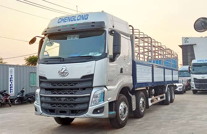 Xe Tải Chenglong 4 Chân 18 Tấn