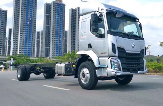 Chenglong M3 180Hp 8.5 Tấn Thùng Bảo Ôn 8m