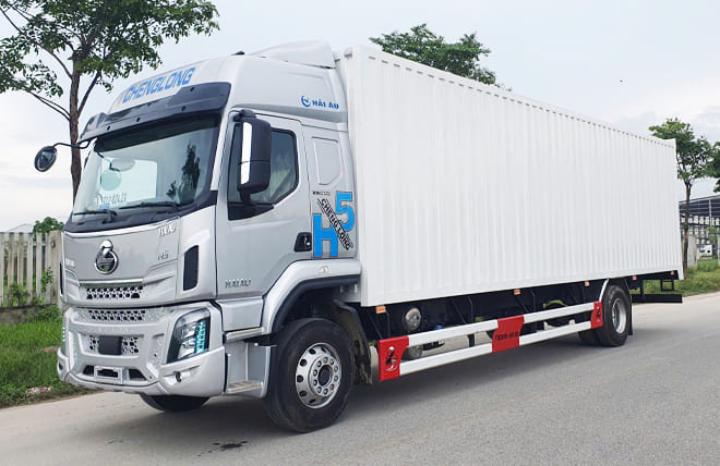 Chenglong H5 4 Máy 240Hp 7.7 Tấn Kín Cont 1CH 10m