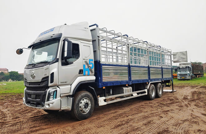 Chenglong H5 6x2 260Hp 14 Tấn Mui Bạt Bửng Nâng 9m9